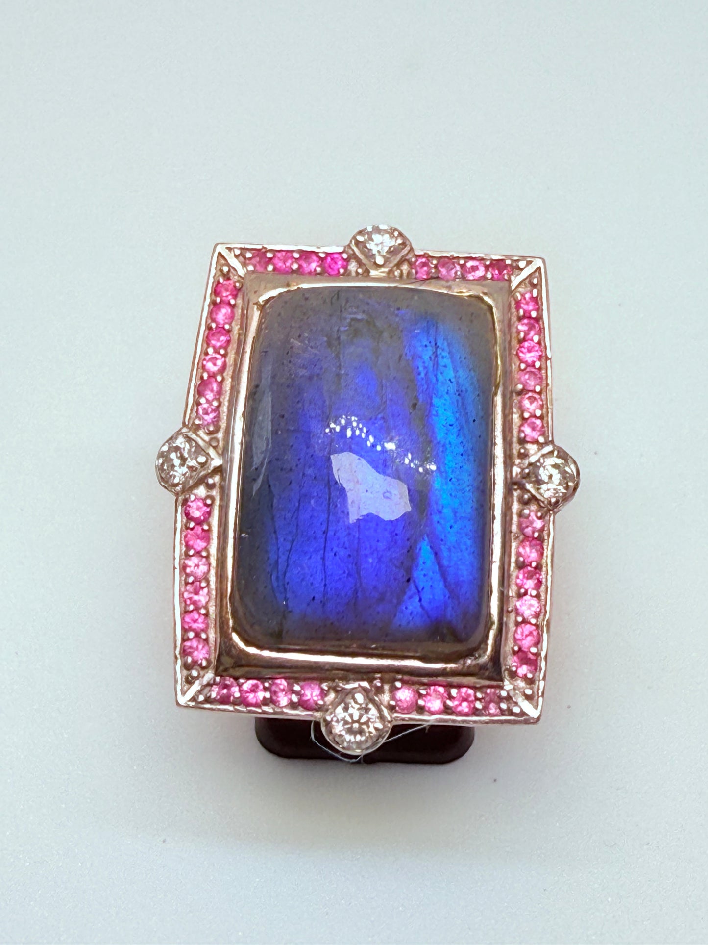 Modello Anello con Labradorite, zaffiri e moissanite CJ04