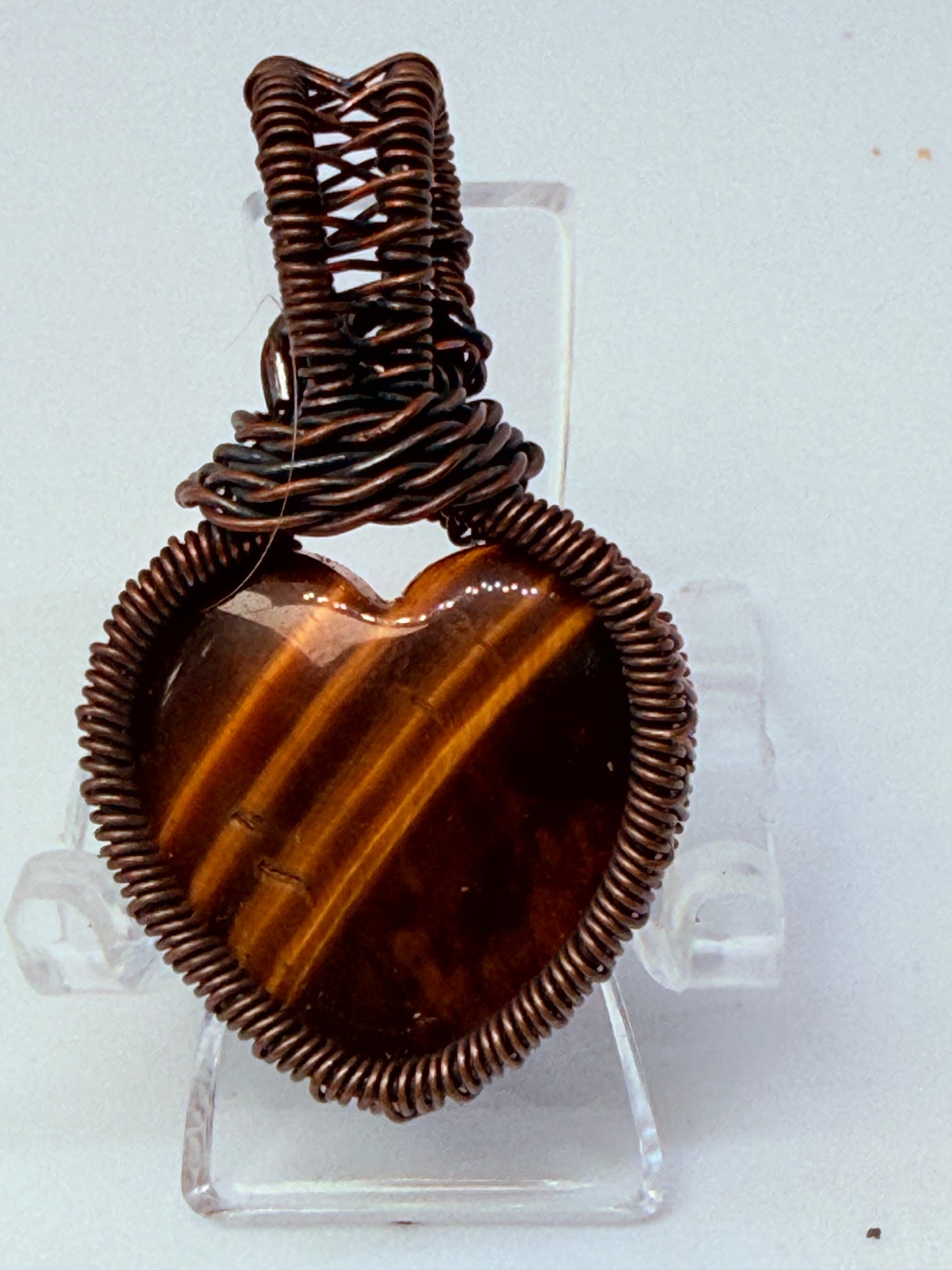 Heart-shaped tiger eye pendant