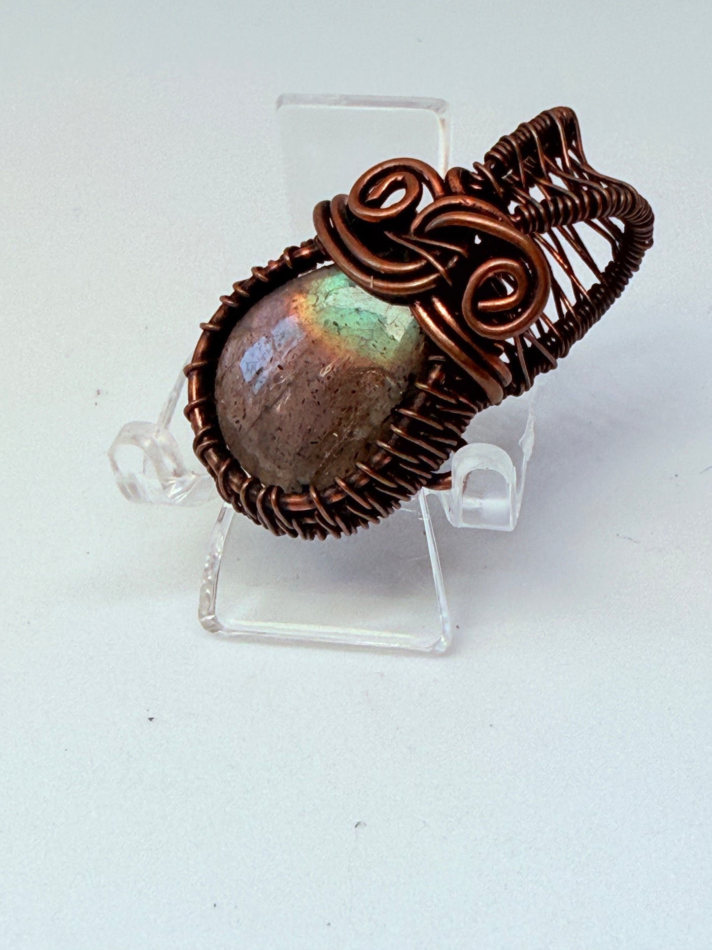 Pendant with labradorite