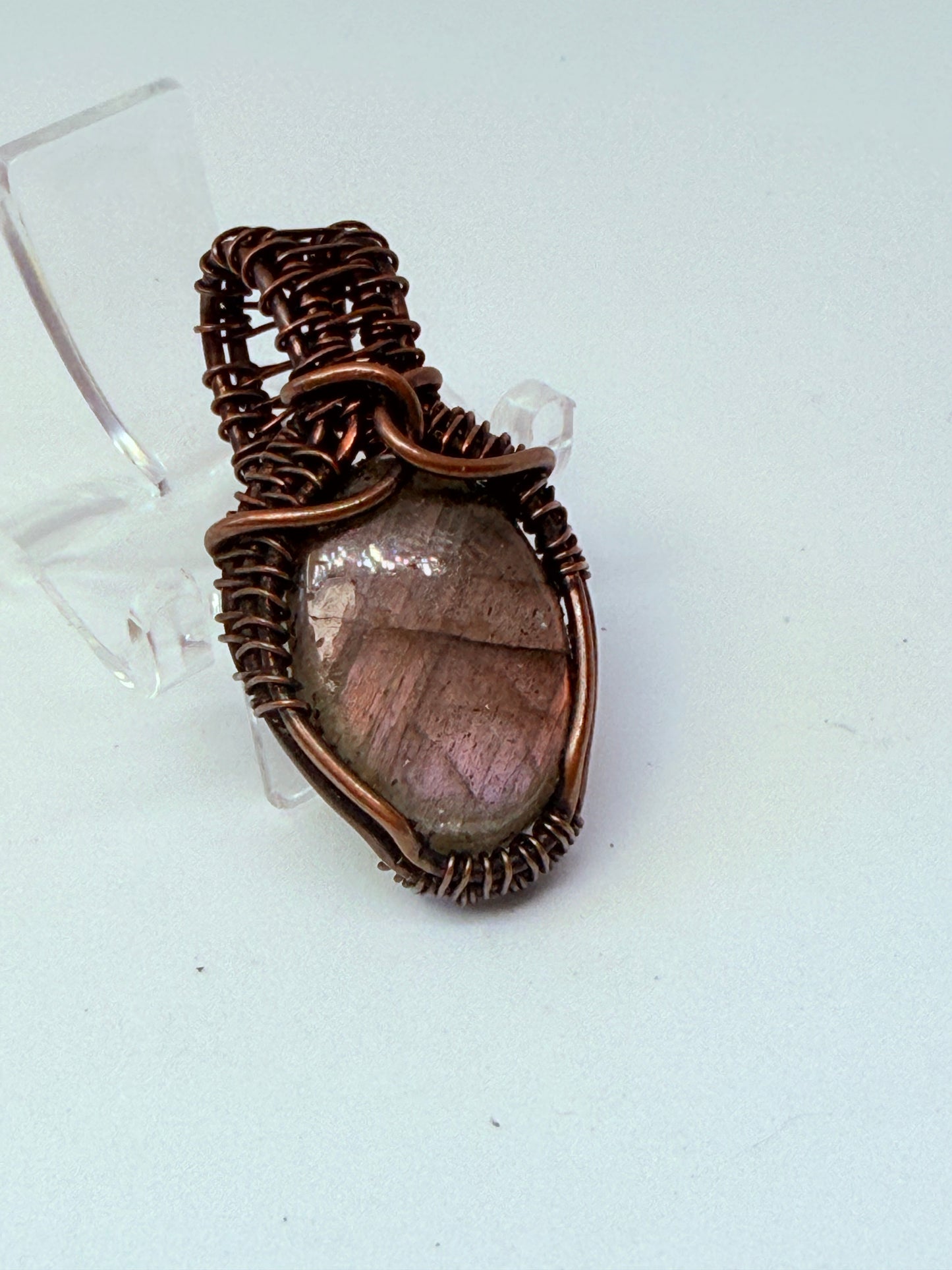 Pendant with labradorite