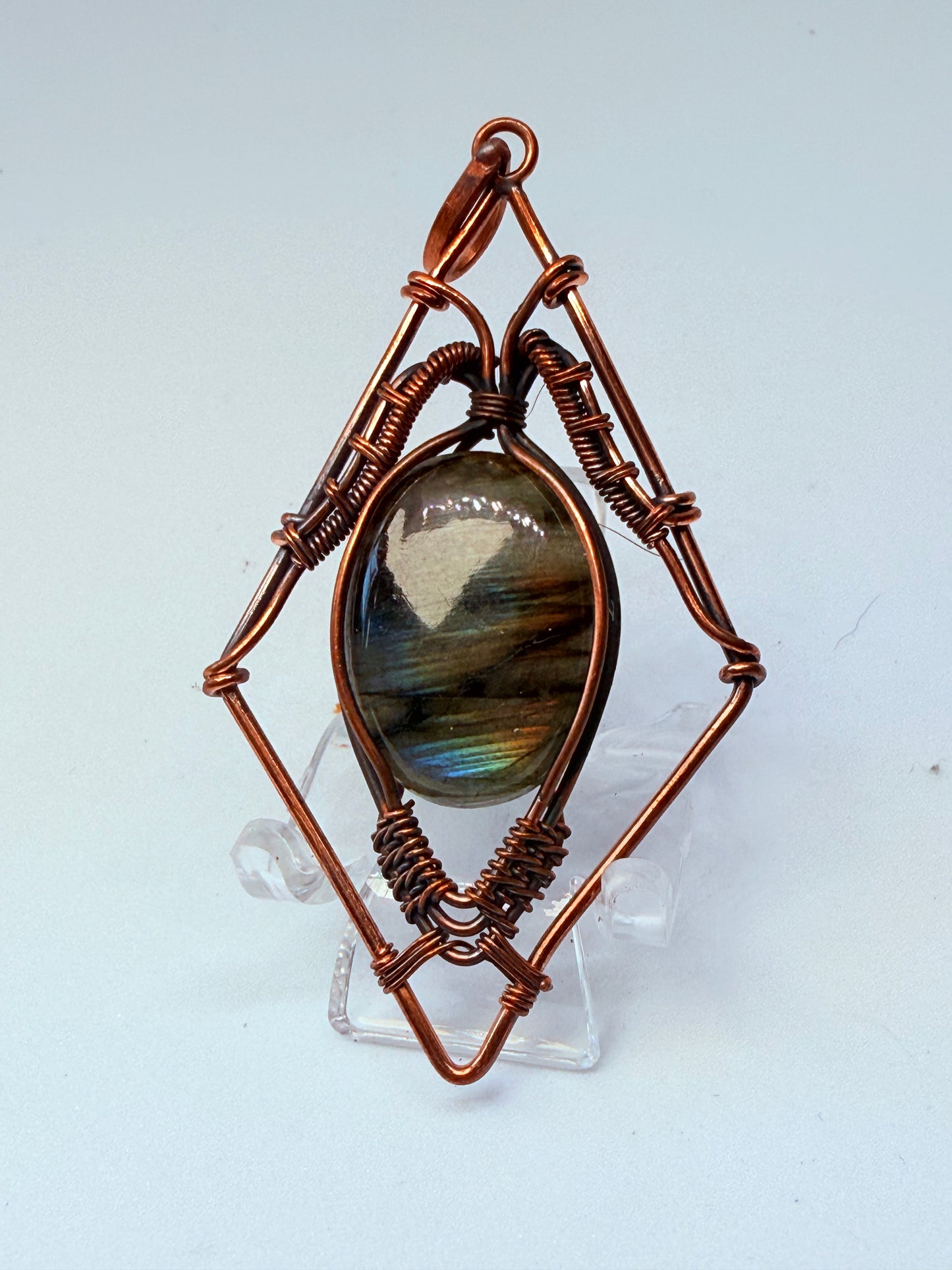Pendant with labradorite