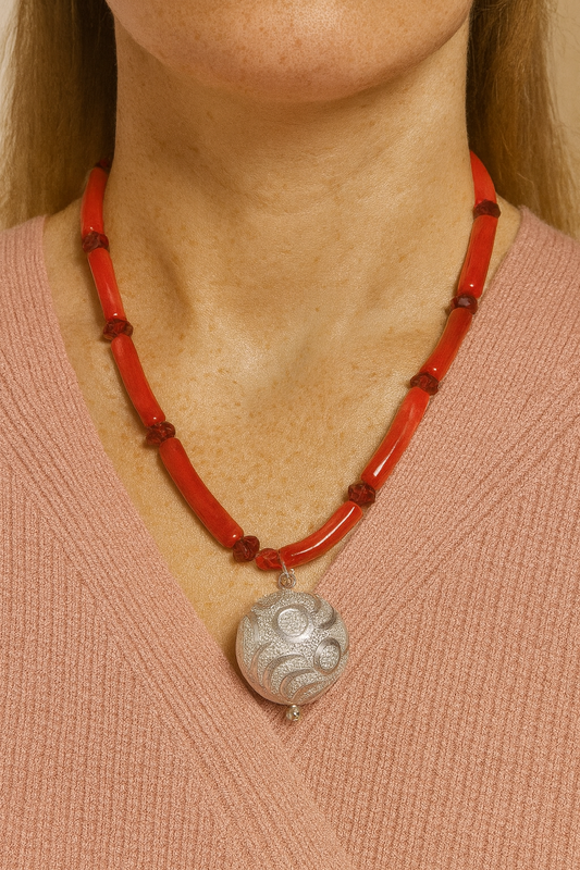 collana in resina con pallina strass