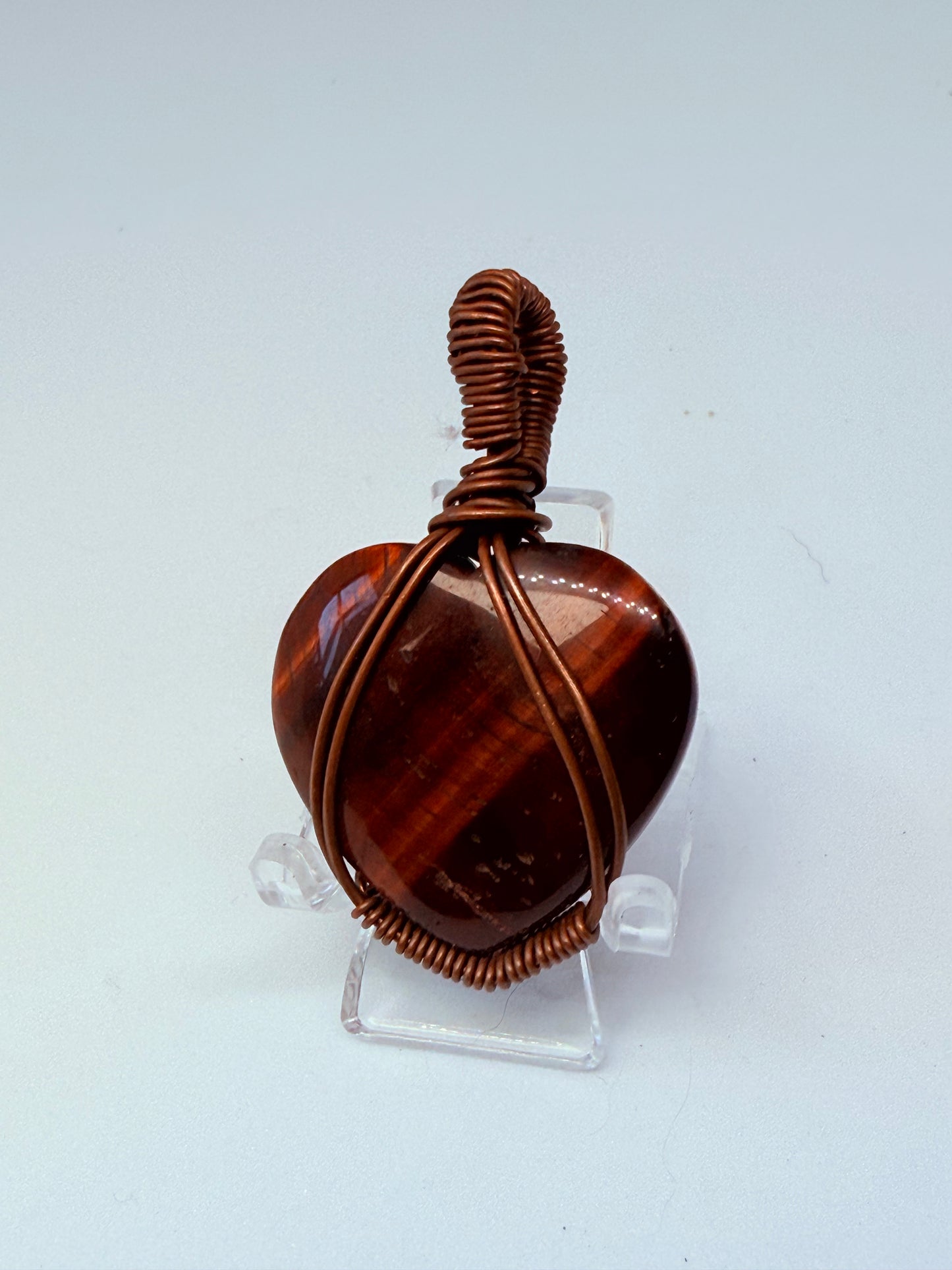 Pendente con occhio di tigre a forma di cuore